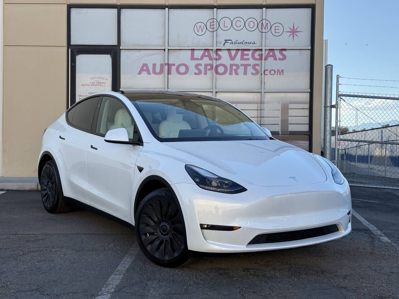 2024 TESLA Model Y
