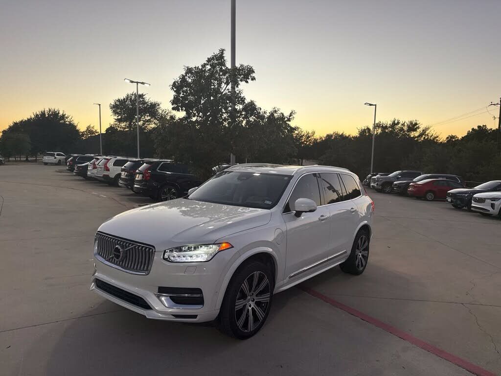 2024 VOLVO XC90