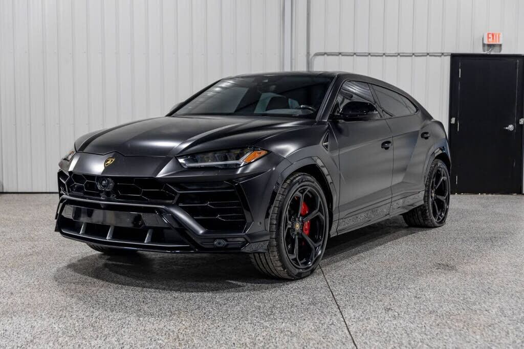 2019 LAMBORGHINI URUS