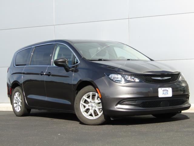 2023 CHRYSLER Voyager