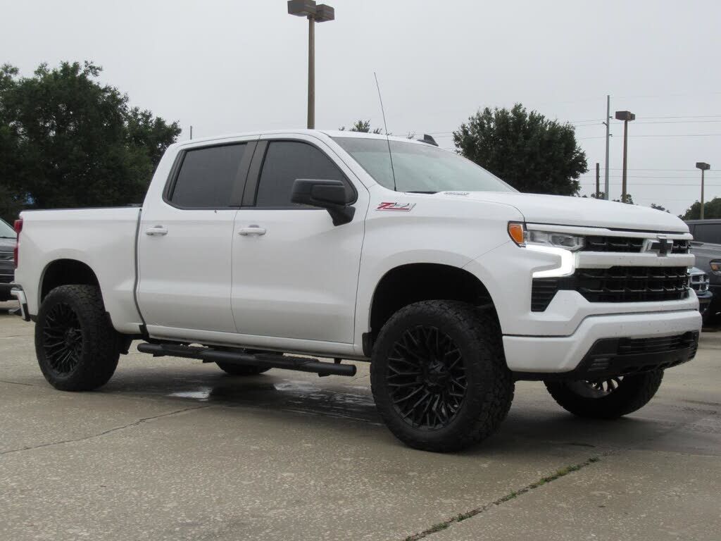 2024 CHEVROLET Silverado