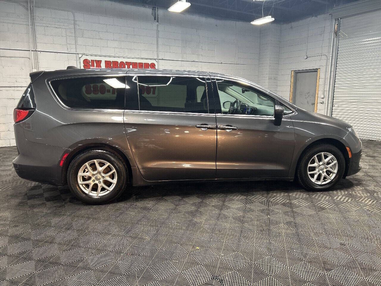 2017 CHRYSLER Pacifica