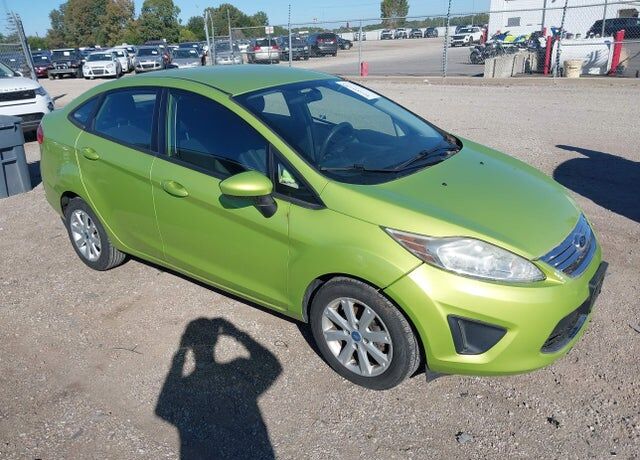 2012 FORD Fiesta