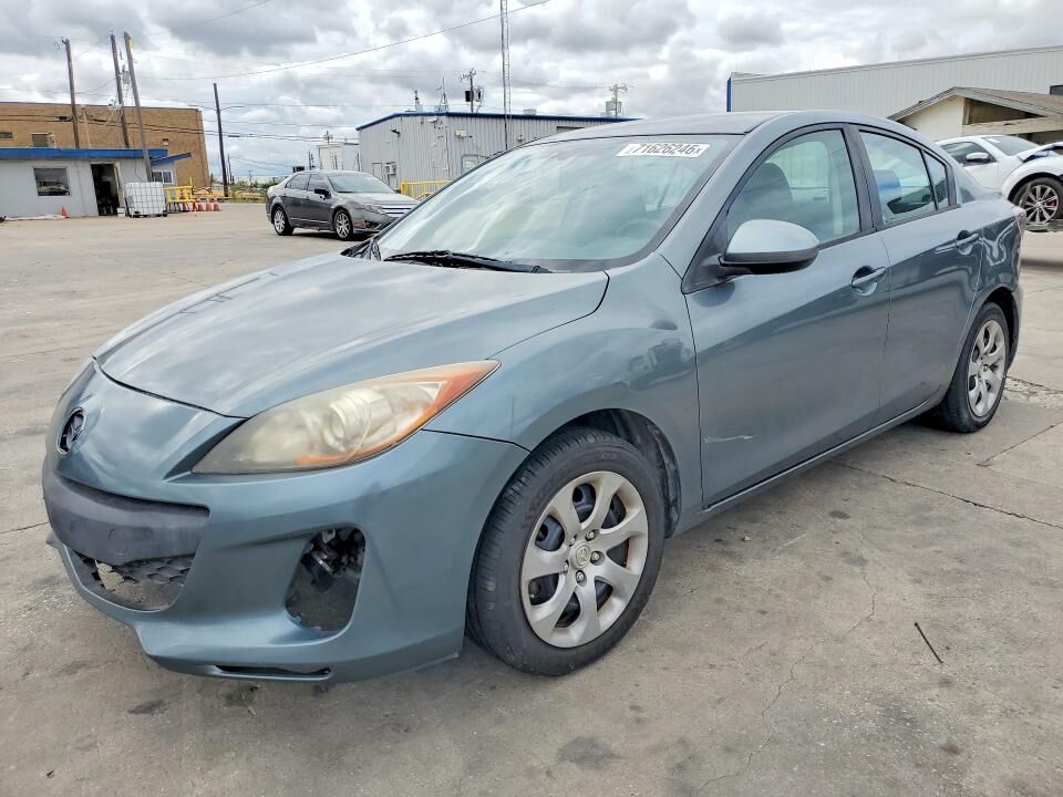 2013 MAZDA Mazda3
