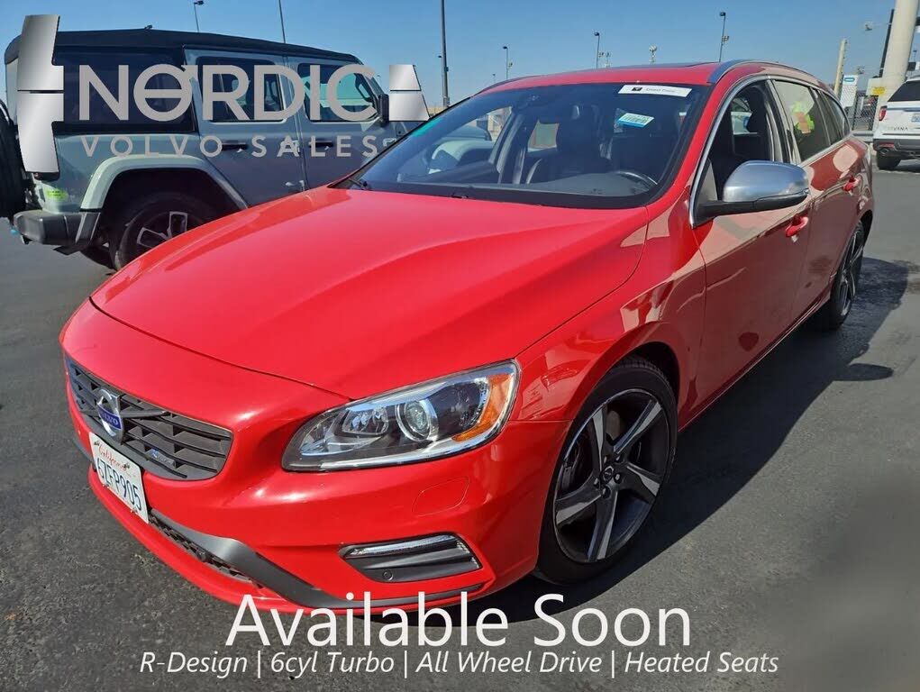 2015 VOLVO V60