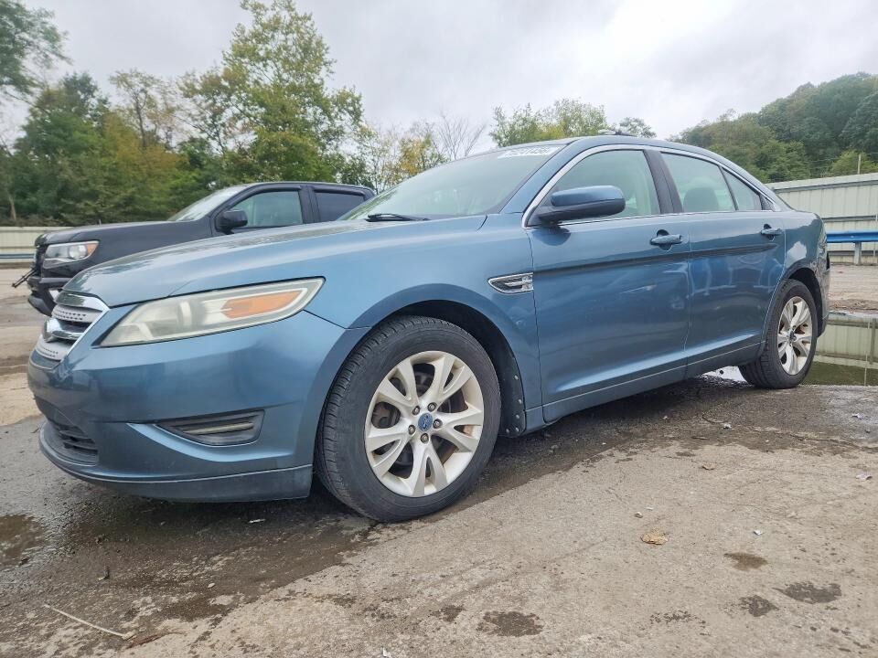 2010 FORD Taurus