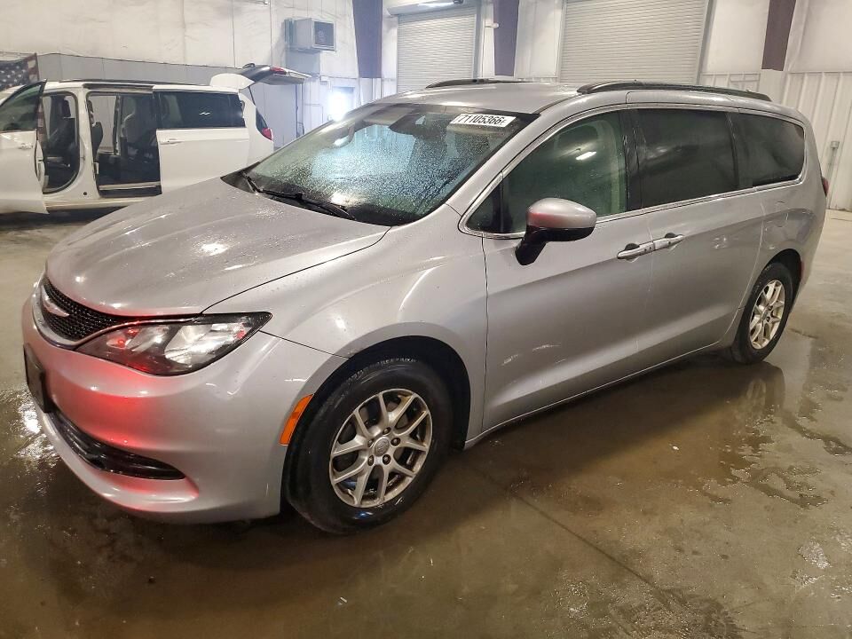 2020 CHRYSLER Voyager