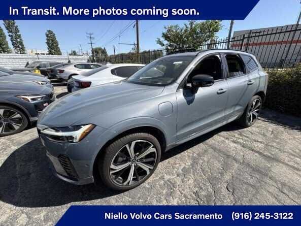 2023 VOLVO XC60