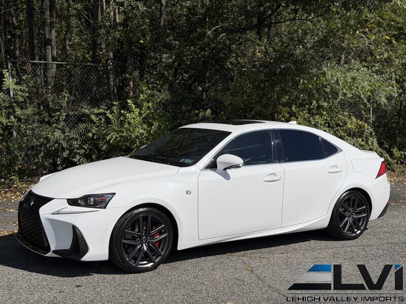 2018 LEXUS IS