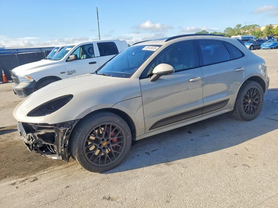 2021 PORSCHE Macan