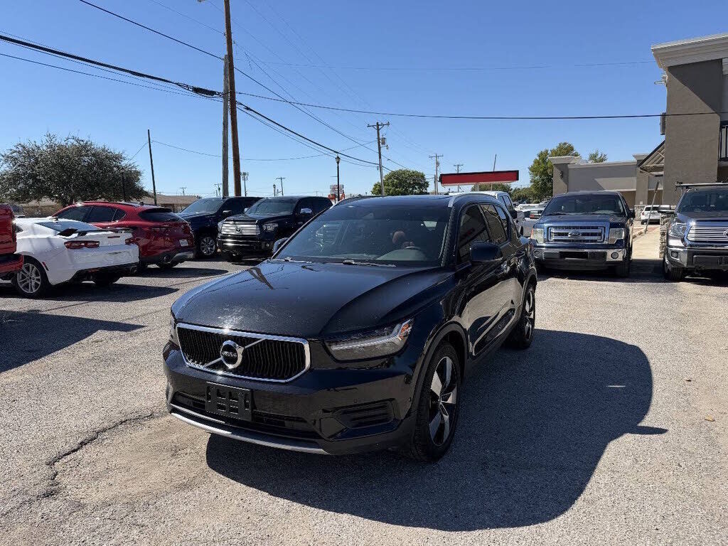 2019 VOLVO XC40