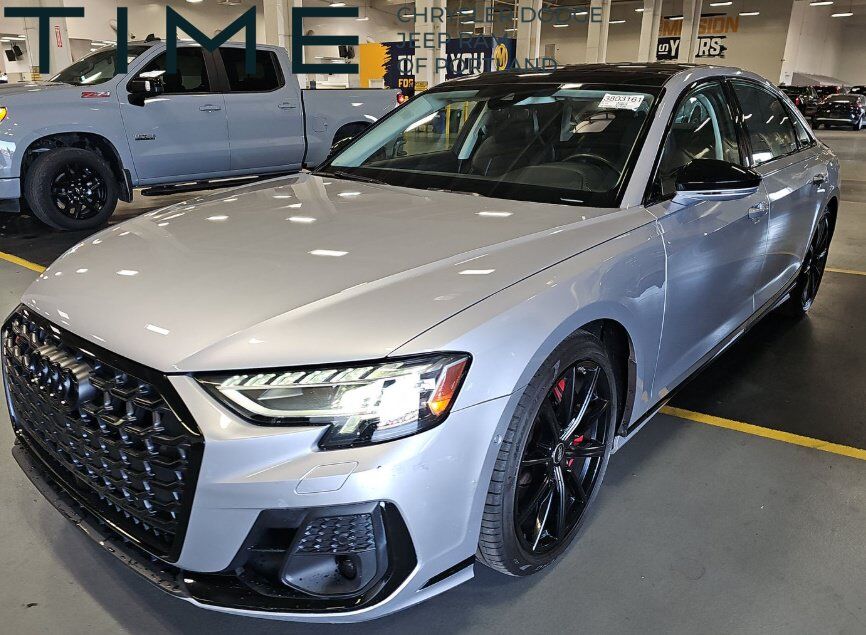 2022 AUDI S8