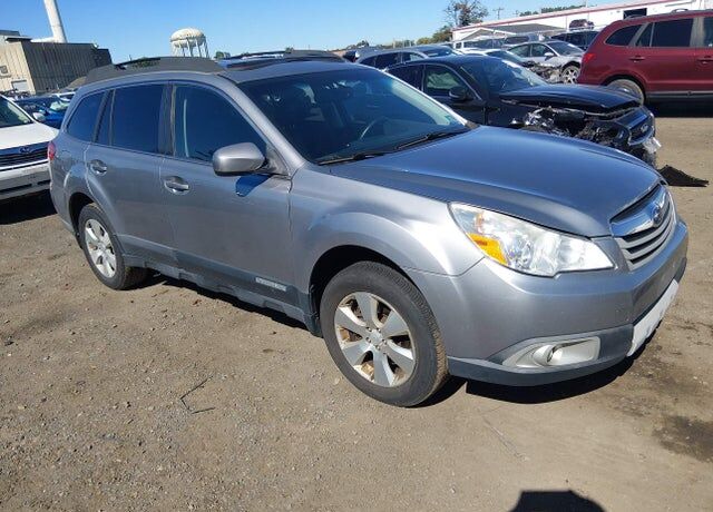 2011 SUBARU Outback
