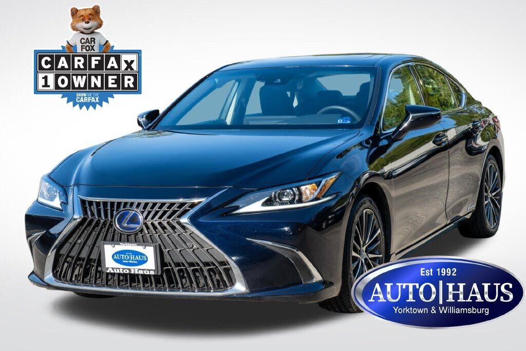2022 LEXUS ES