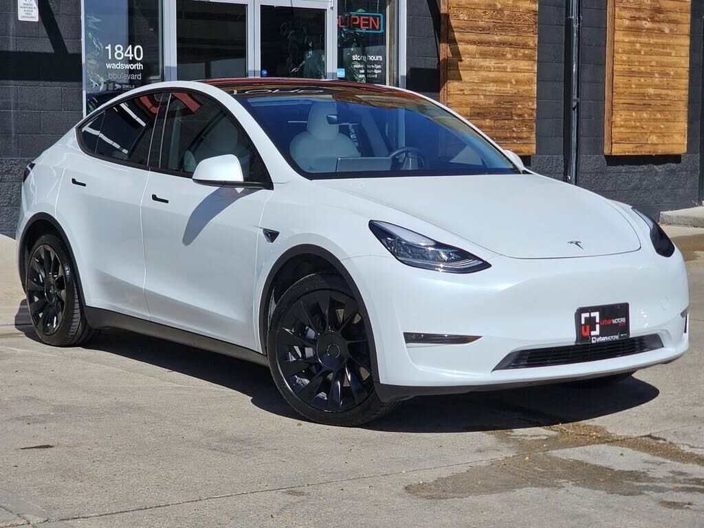 2023 TESLA Model Y