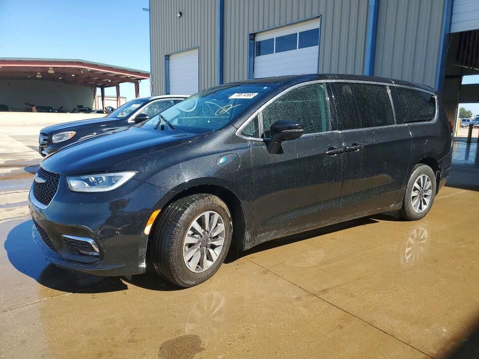 2023 CHRYSLER Pacifica