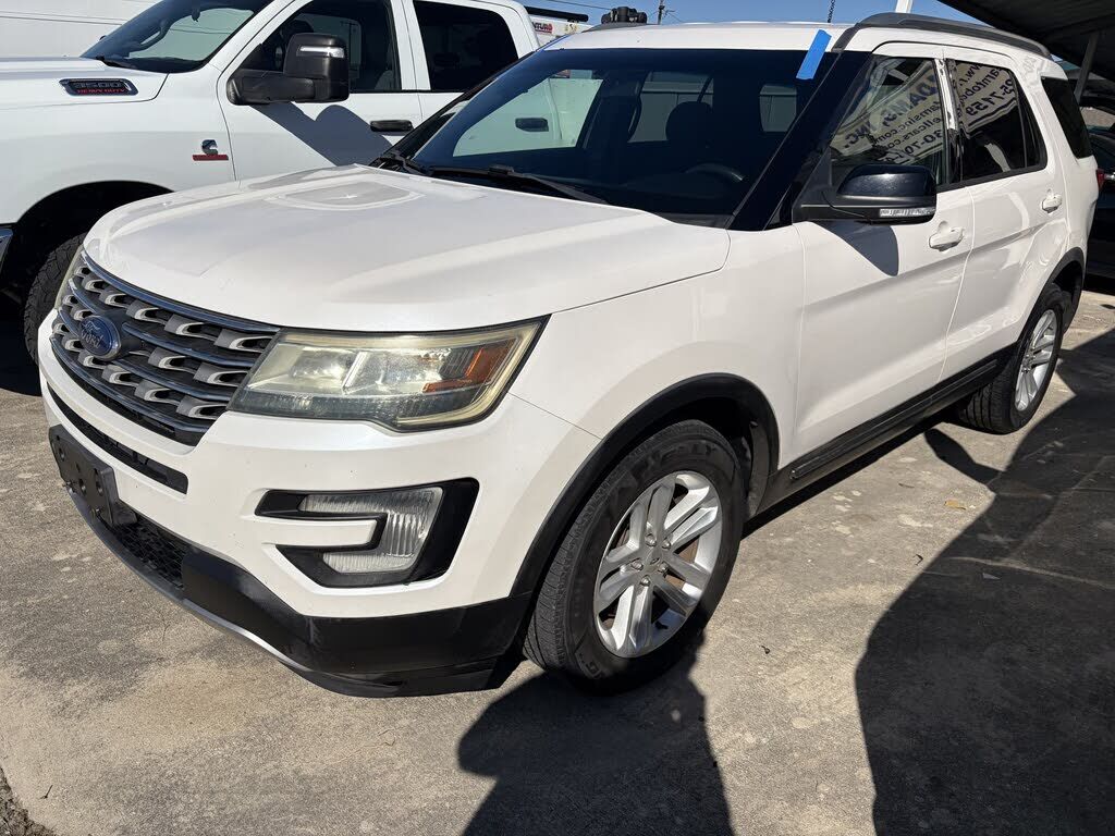 2017 FORD Explorer