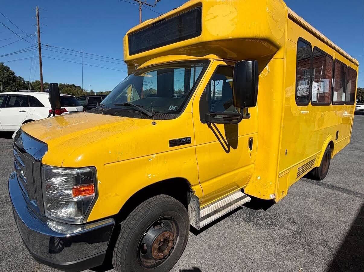 2018 FORD E-450