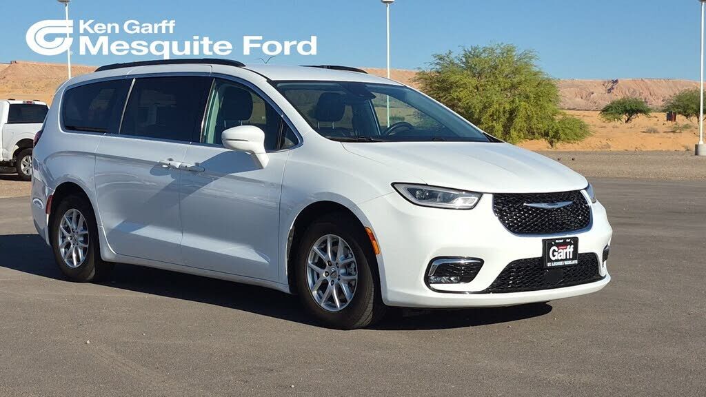 2022 CHRYSLER Pacifica