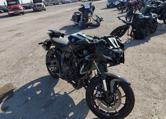 2025 YAMAHA YZF