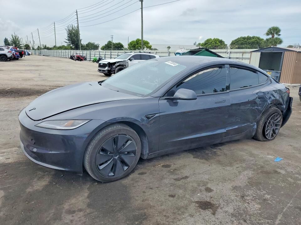 2025 TESLA Model 3