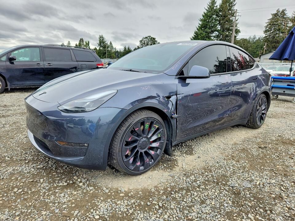 2023 TESLA Model Y