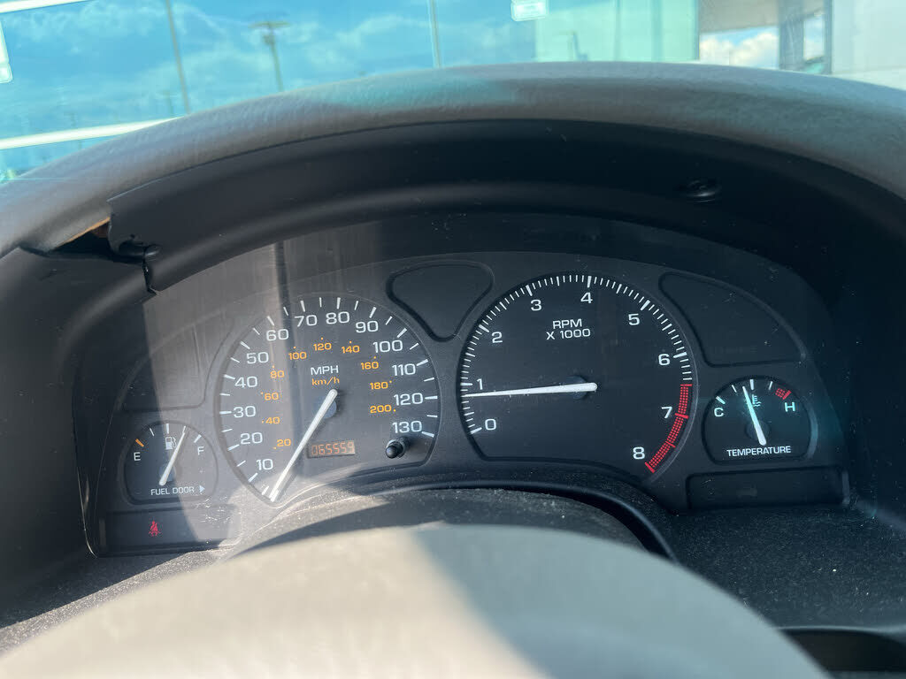 2002 SATURN LS1