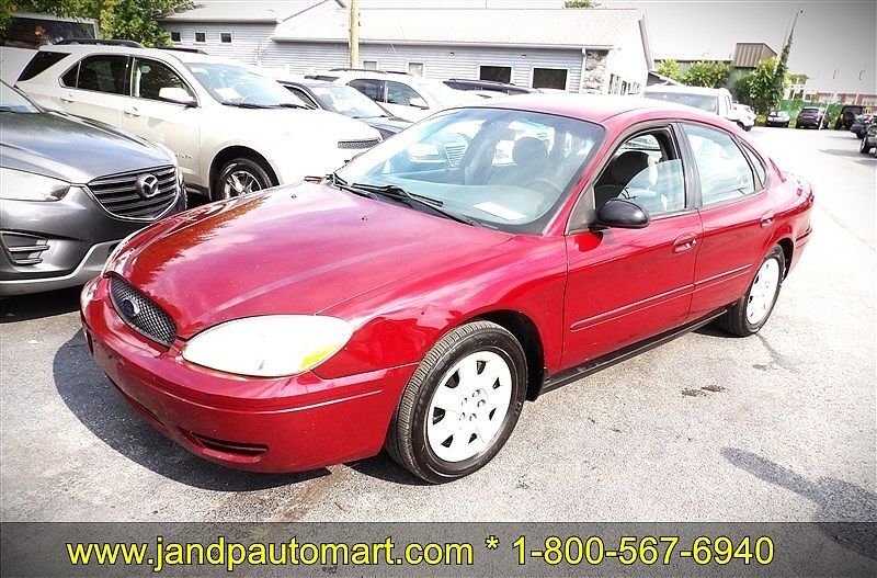 2004 FORD Taurus