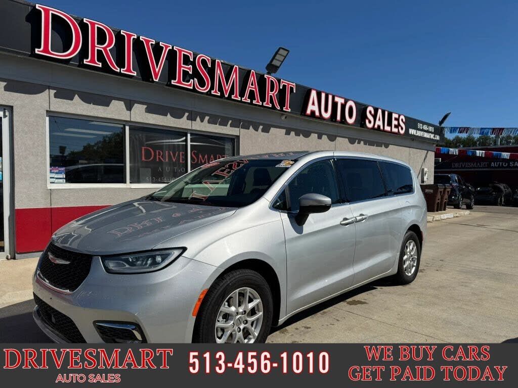 2023 CHRYSLER Pacifica