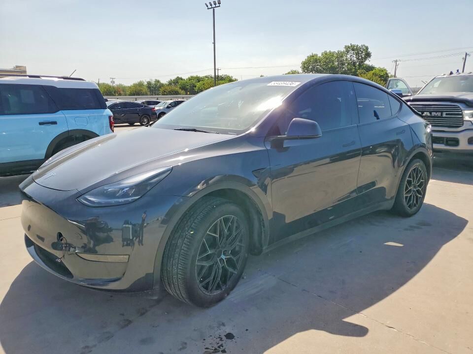 2024 TESLA Model Y