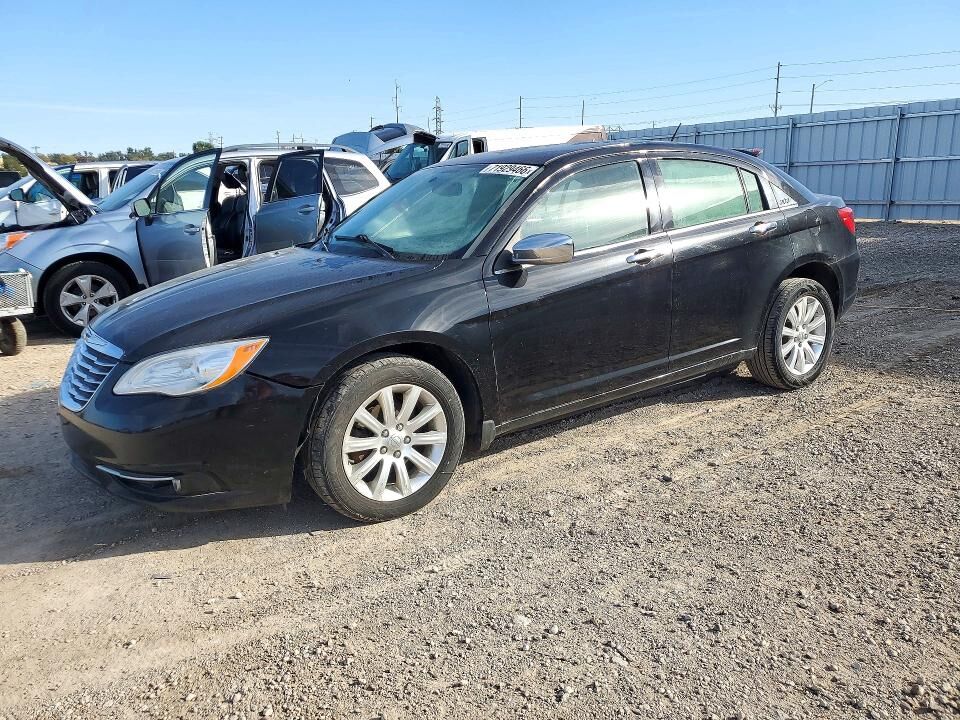 2013 CHRYSLER 200