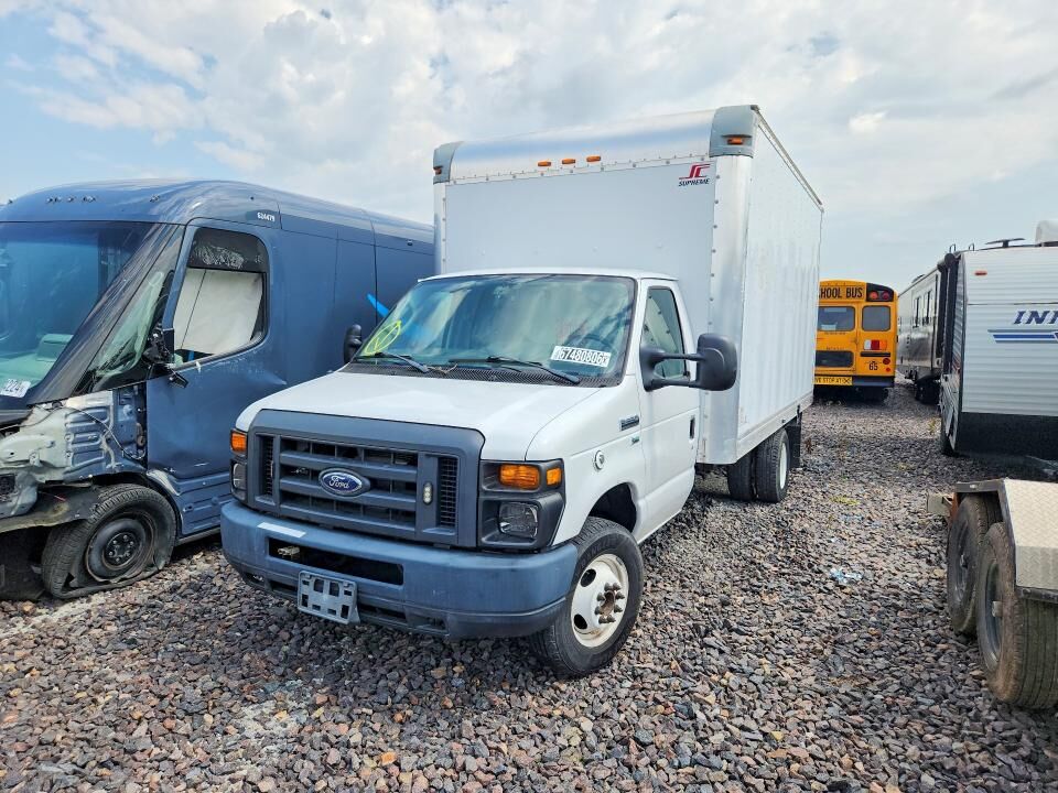 2013 FORD E-350