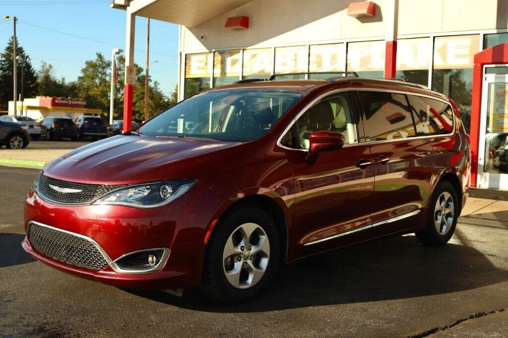 2017 CHRYSLER Pacifica