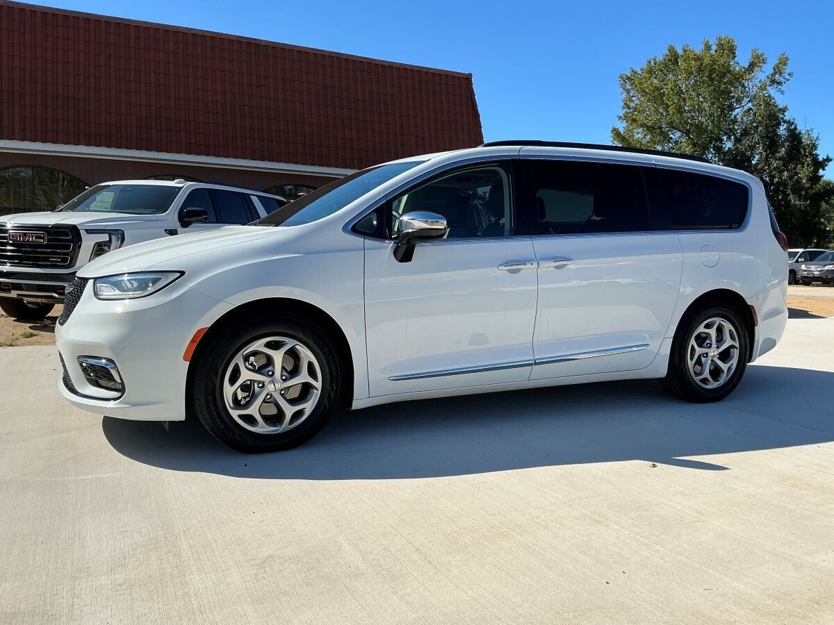 2023 CHRYSLER Pacifica