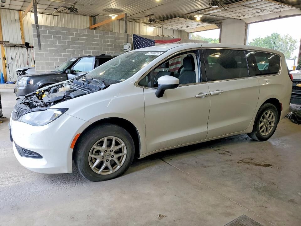2021 CHRYSLER Voyager