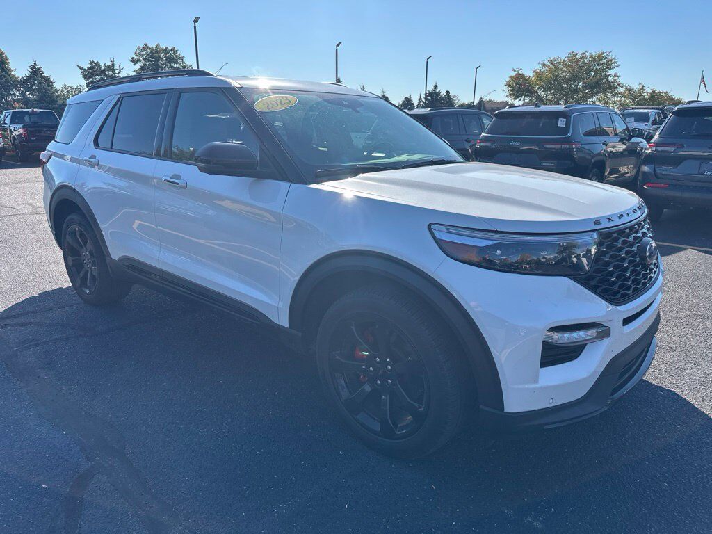 2023 FORD Explorer