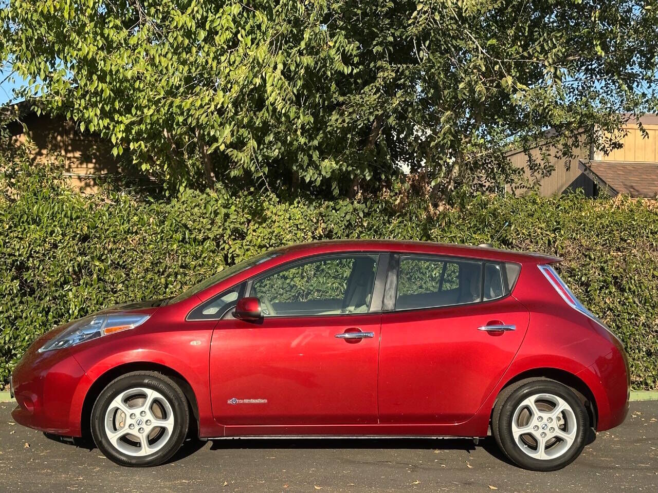 2011 NISSAN Leaf