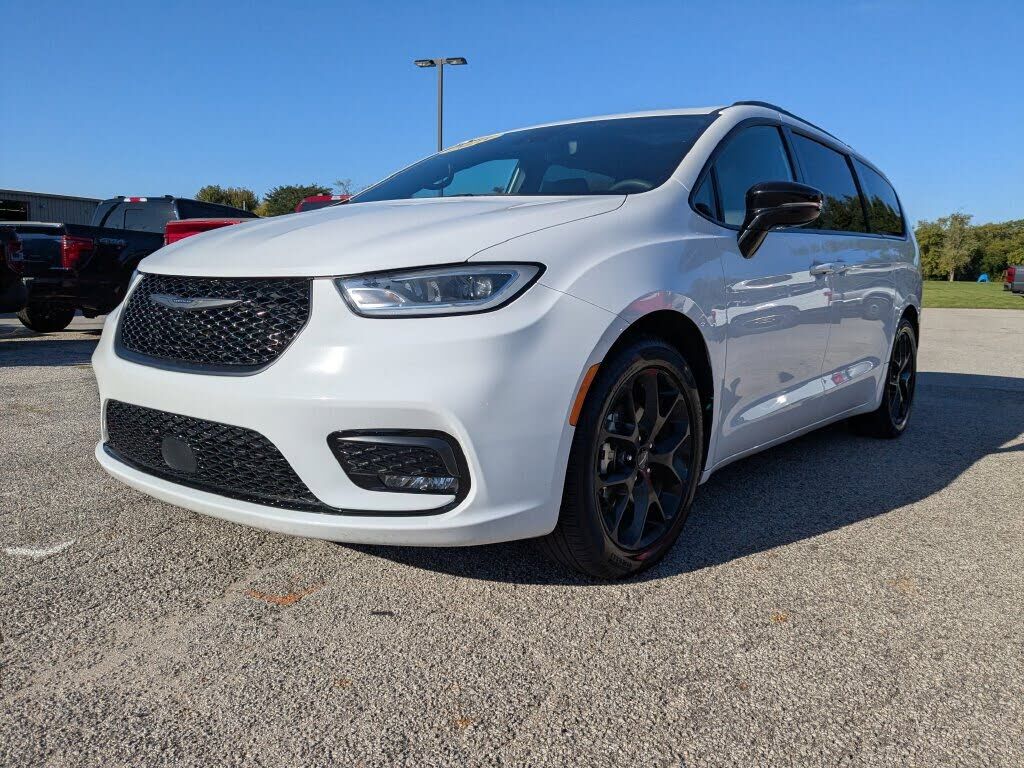2025 CHRYSLER Pacifica