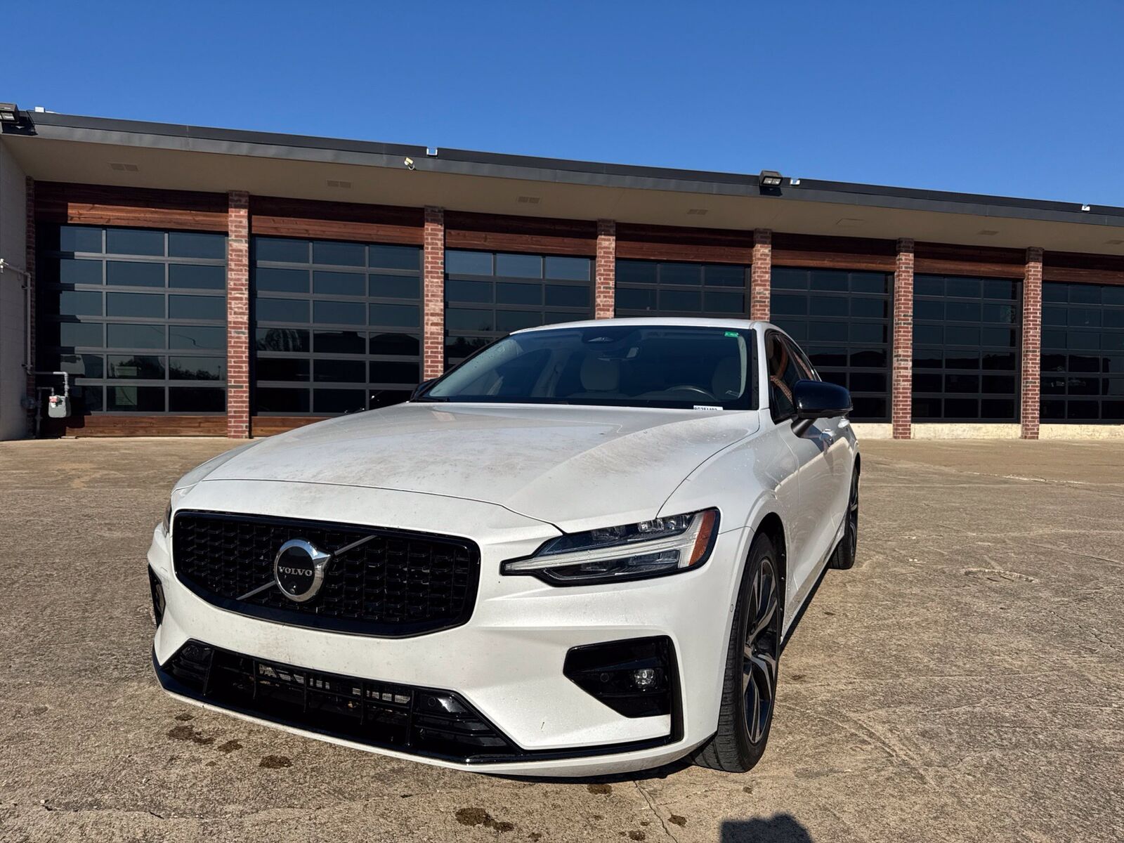 2024 VOLVO S60