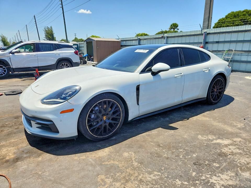 2018 PORSCHE Panamera
