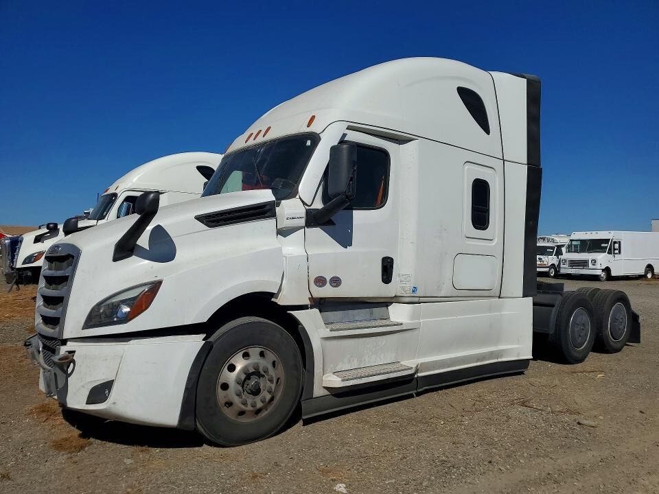 2025 FREIGHTLINER Cascadia