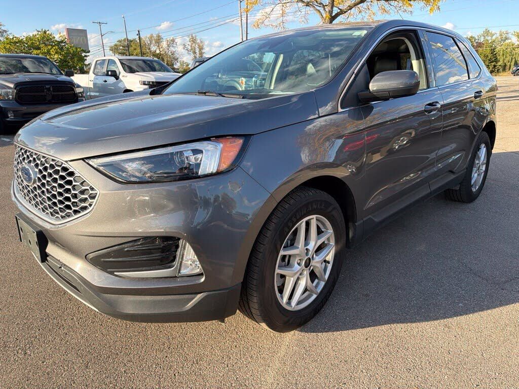 2023 FORD Edge