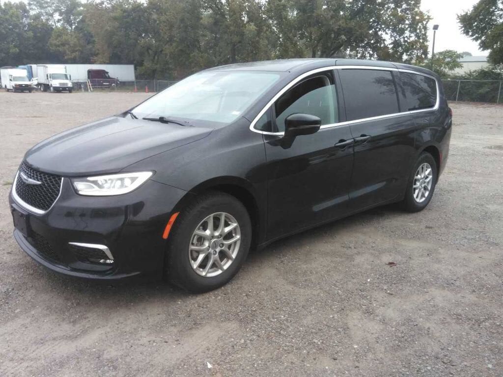 2023 CHRYSLER Pacifica
