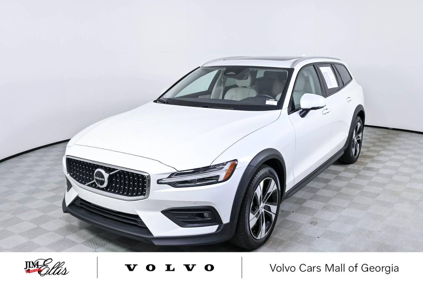 2025 VOLVO V60CC