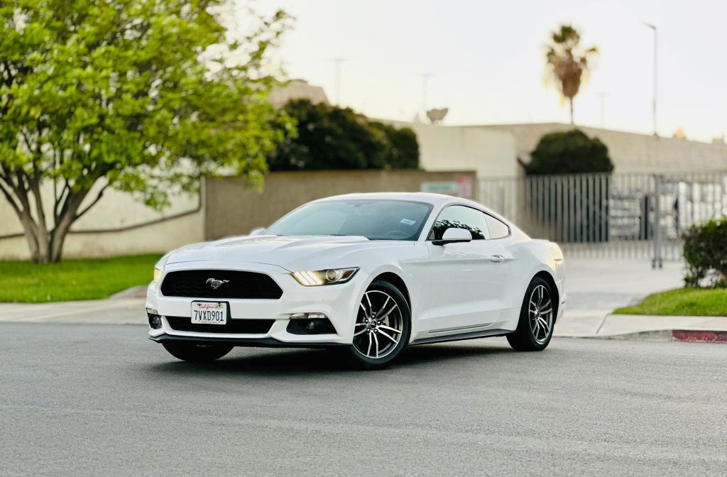2017 FORD Mustang