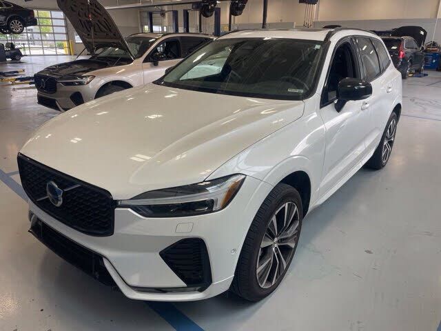 2024 VOLVO XC60