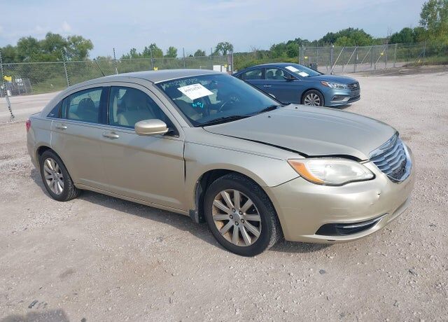 2011 CHRYSLER 200