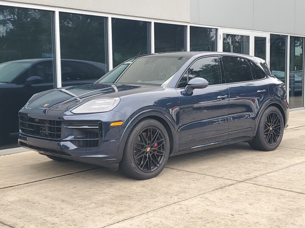 2025 PORSCHE Cayenne