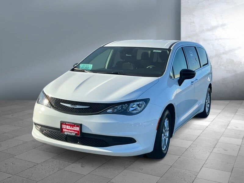 2024 CHRYSLER Voyager