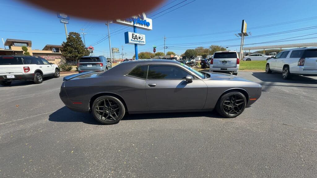 2016 DODGE Challenger